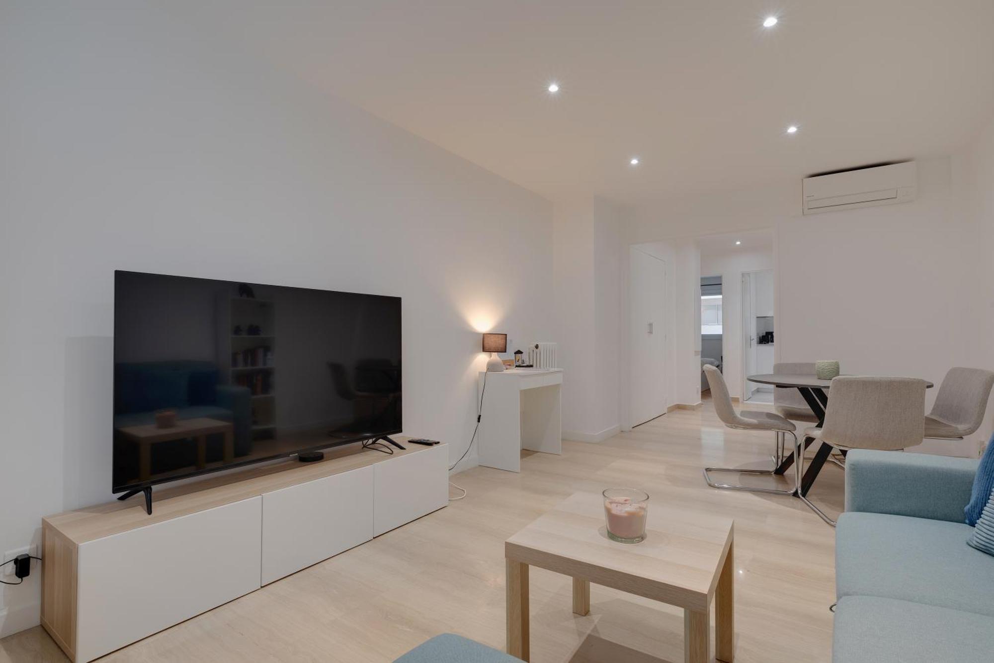 Newly Renovated Charming Downtown * Antibes