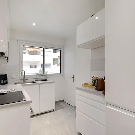 Newly Renovated Charming Downtown Apartment Antibes Buitenkant foto