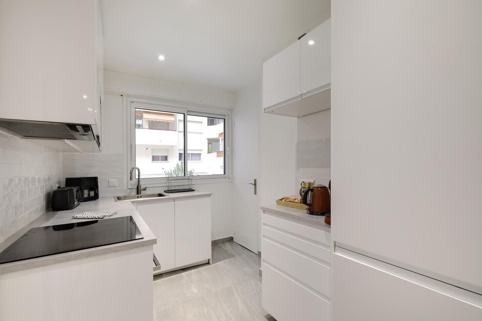 Newly Renovated Charming Downtown Appartement Antibes