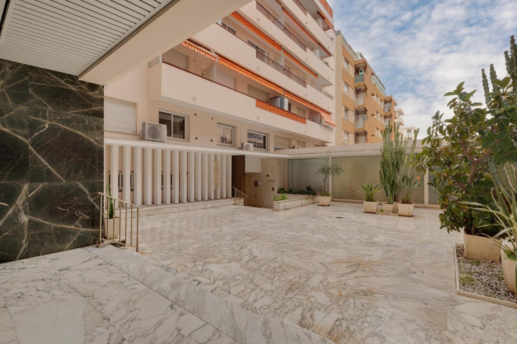 Newly Renovated Charming Downtown Appartement Antibes