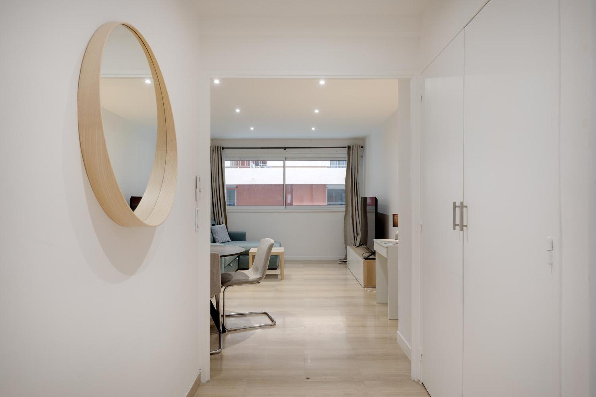 Newly Renovated Charming Downtown Appartement